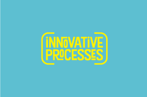 Innovative Processes tier logo. Innovative Processes in yellow, with brackets to the sides on a orange background